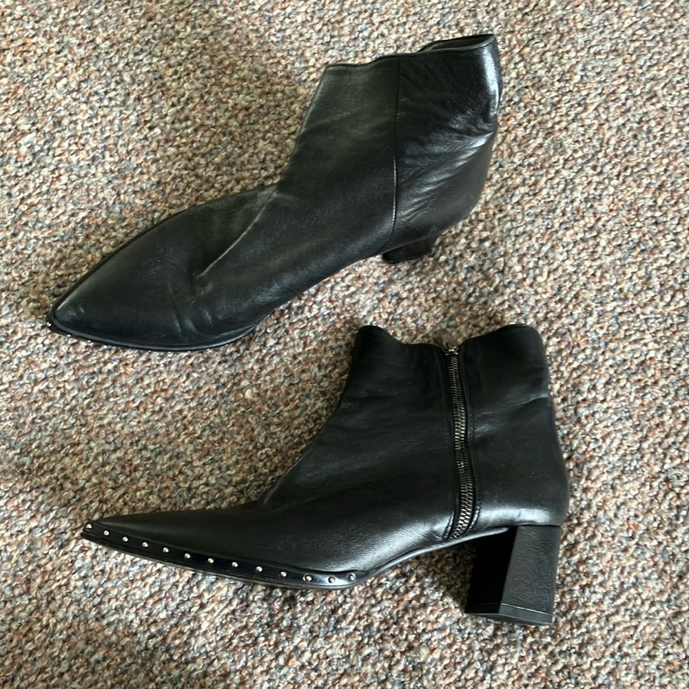 Black Leather pointed Ankle Boots